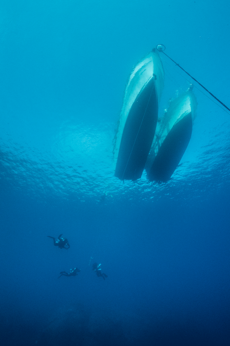 Descending to the Antikythera wreck. (Brett Seymour EUA/Lund University/ARGO NGO)